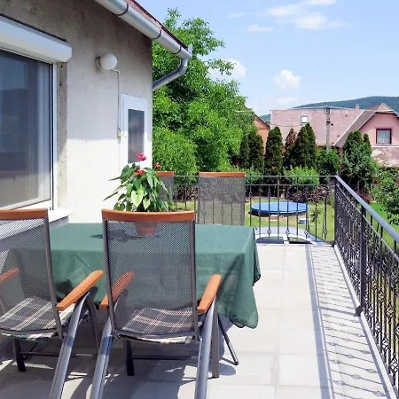 Casa vacanze Holiday Fekete